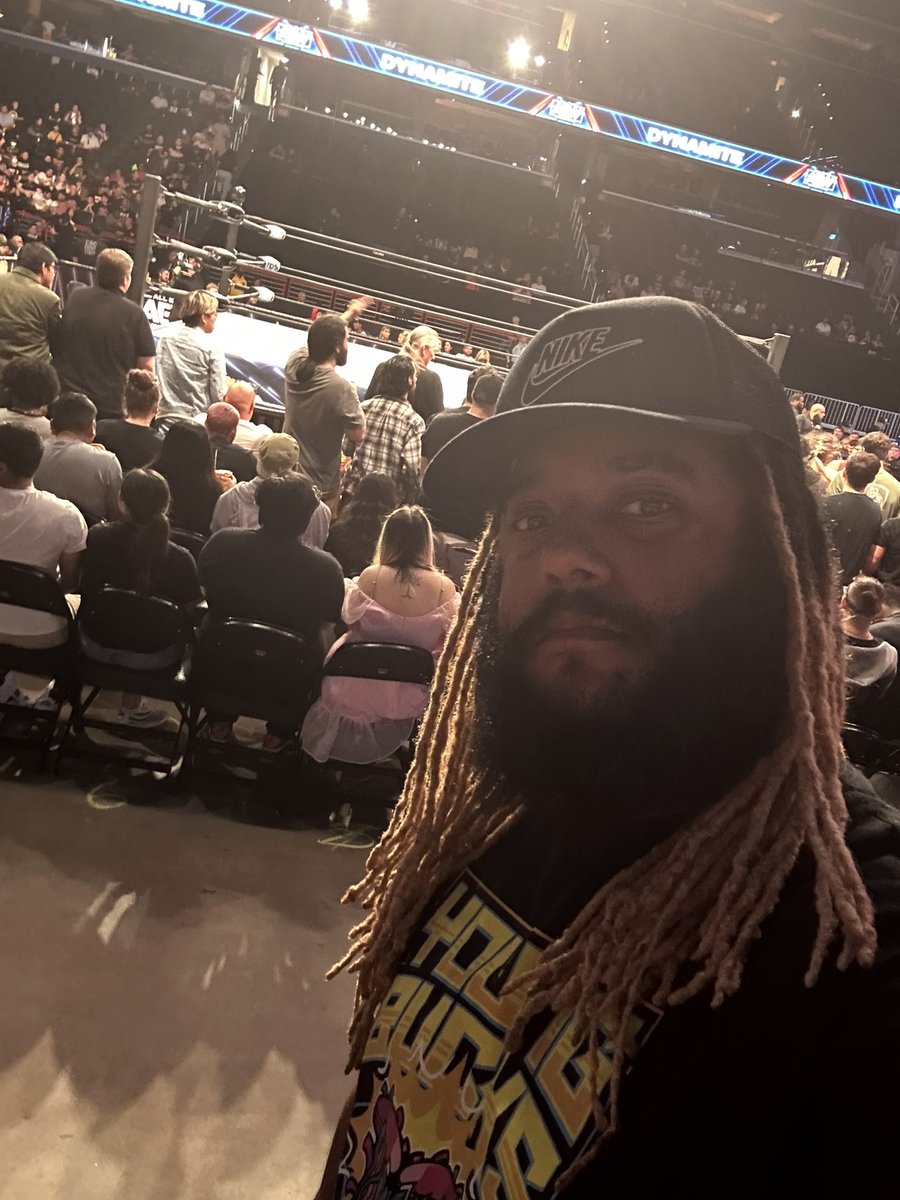 MyKicksAreMyFix's tweet photo. Time for #AEW in DC! #AEWDC #AEWDynamite #AEWonTBS #AEWonTNT #AEWRampage https://t.co/uDLnjeKIhb