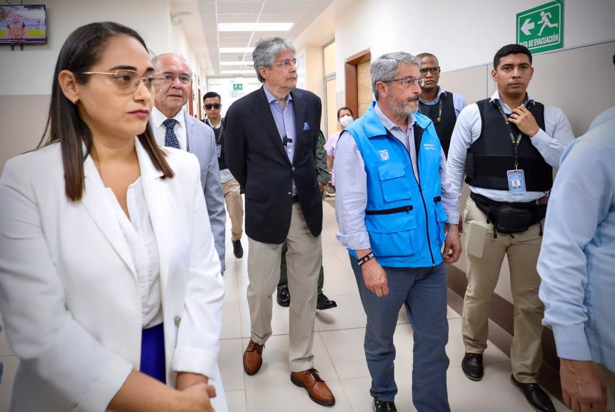 LassoGuillermo's tweet photo. Prometimos invertir en infraestructura hospitalaria en El Oro y lo estamos haciendo. Hoy entregamos 2 Centros de Salud en Machala, qué van a servir para atender a cientos de familias. Hay muchísimos motivos para alegrarse viendo estas obras realizadas. Porque esa siempre fue nuestra misión: servir a la gente. Sin los que hacían daño, las cosas caminan más rápido. #NuestroTrabajoContinúa