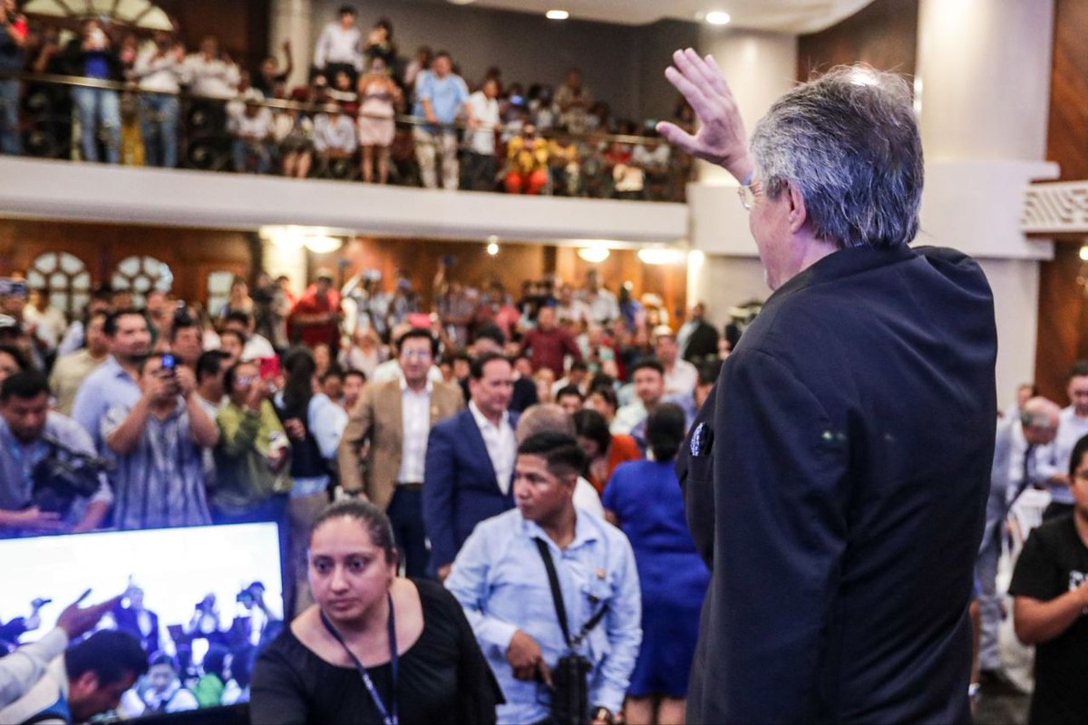 Presidencia_Ec's tweet photo. El presidente @LassoGuillermo entregó 27.8 millones de dólares para obras prioritarias de El Oro.

Esto se suma a los USD 26.4 millones aprobados, hasta el momento, en créditos a través del @BDEcuadorBP para esta provincia; recursos invertidos en obras de agua potable, alcantarillado y saneamiento.

#NuestroTrabajoContinúa