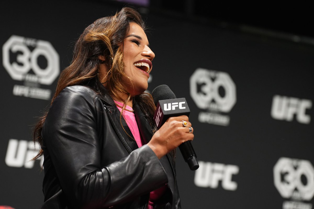 Julianna Peña declares herself women’s MMA GOAT, says featherweight is ‘a fake division’   mmafighting.com/2023/6/14/2375…