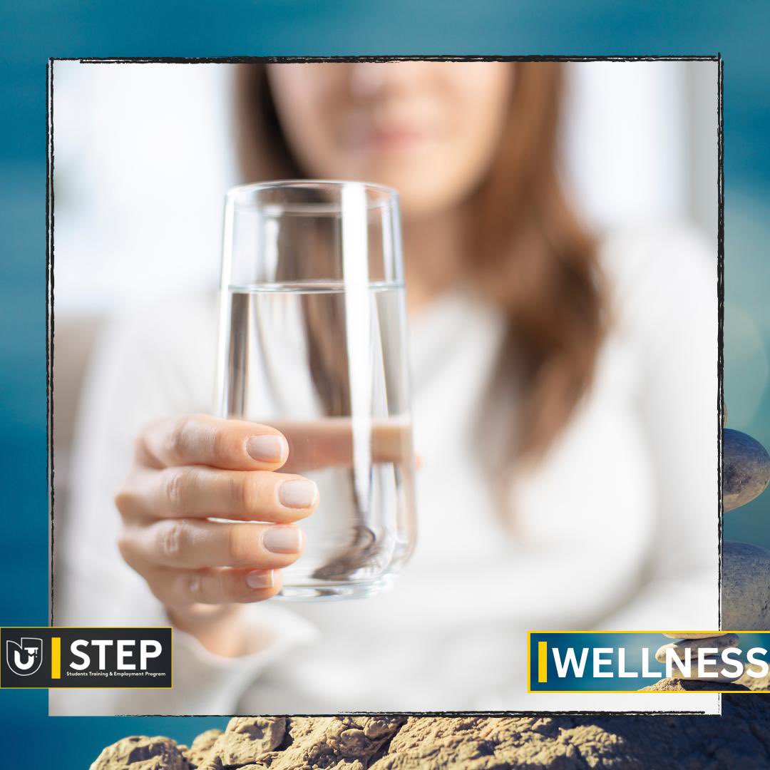 StepUnivision's tweet image. #STEPWellness: Staying hydrated is a fundamental part of your wellness, but how do you know if your daily water intake is enough?The amount of water you should be drinking in a day can easily be measured by taking half your body weight and drinking that amount in ounces.💧