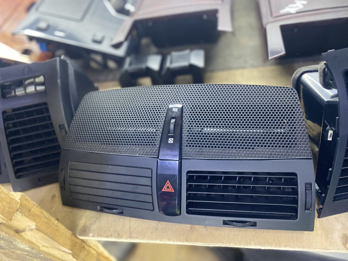 The_x_plug's tweet photo. Mark X grx120 2004-2009 Gear lever consoles, Ac Vents Available.
Toyota crown 2008-2010-2012
Gear lever consoles Available 

Call text or WhatsApp 0723461219

Visit lower kirinyaga shopping mall shop number SB14 https://t.co/h0iGqzBK3v