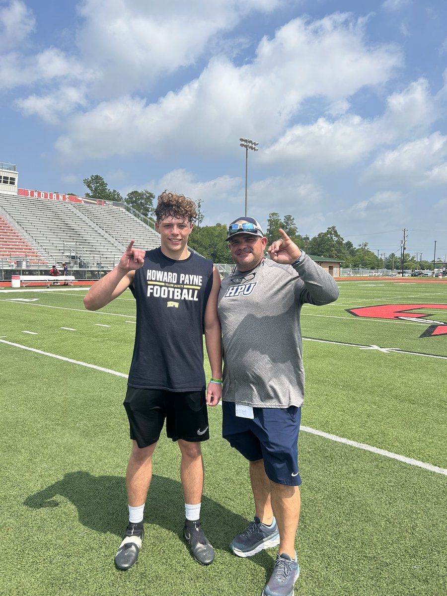 MasonGDonovan13's tweet photo. After a great camp and an even better talk with the coaches of Howard Payne University, I’m am excited to announce that I have received my first offer!!!!
@CoachBachtelHPU @TyBachtel @CoachCadeGray @HPUFootball @CoachJDCary @CoachDeBesse @Alanweddell12 @BwoodBucsFB https://t.co/ouEVC8t7AZ
