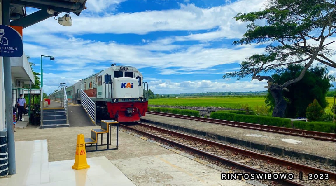 Senyumlah dan biarkan mentari pagi tahu, bahwa kamu sedang bahagia dan selalu lebih baik dari kemarin.

Selamat pagi, #SahabatKAI

#WonderfulIndonesia

📸  rintoswibowo (IG)