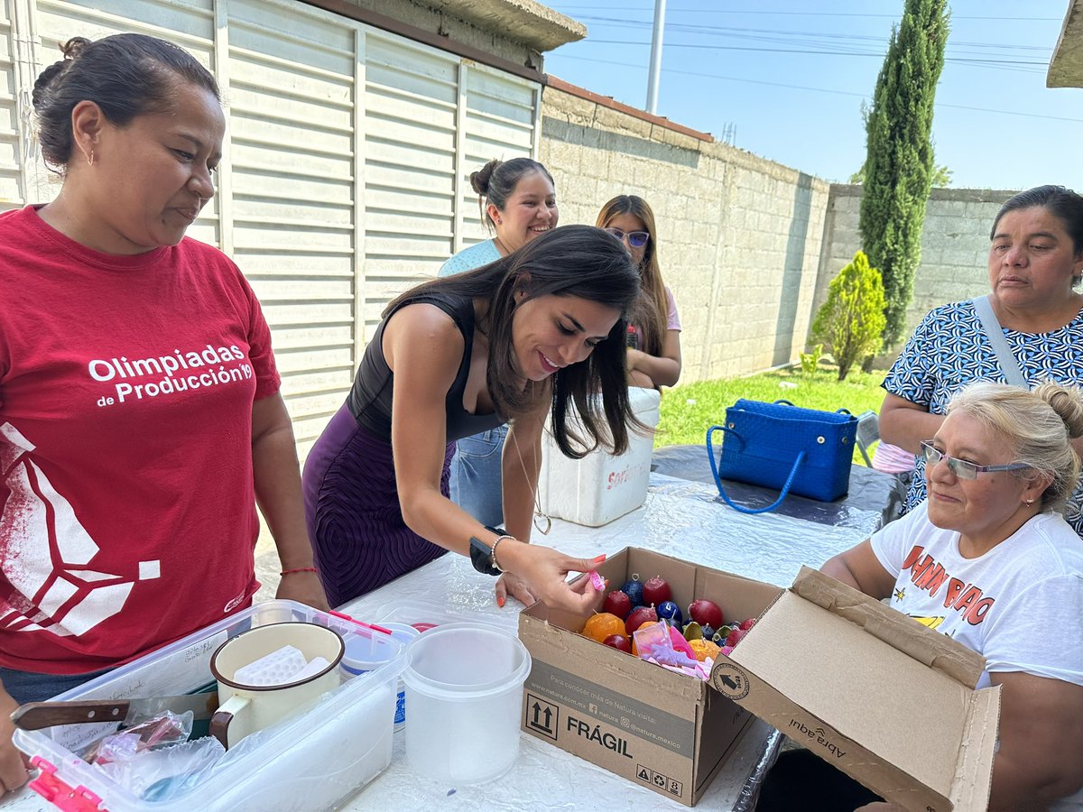 karina_ralcala's tweet photo. El empoderamiento de las mujeres es esencial para construir una sociedad más justa y equitativa. 
Al brindar las herramientas y oportunidades necesarias, estamos construyendo un lugar en la que todas las personas puedan florecer y contribuir plenamente. 👏

#ContigoMujer https://t.co/vK9SEZyOIT