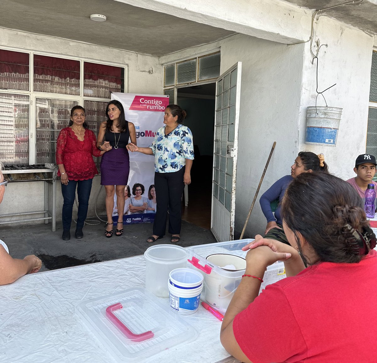 karina_ralcala's tweet photo. El empoderamiento de las mujeres es esencial para construir una sociedad más justa y equitativa. 
Al brindar las herramientas y oportunidades necesarias, estamos construyendo un lugar en la que todas las personas puedan florecer y contribuir plenamente. 👏

#ContigoMujer https://t.co/vK9SEZyOIT