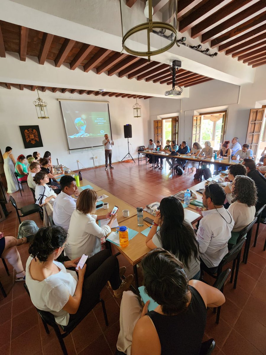 gggimex's tweet photo. 🌿Con alegría compartimos que hoy estuvimos junto a Gob. @indira_vizcaino de @gobiernocolima, Sria. @MarisaaOrtizMan, colegas de @FAOMexico y @NafinOficial y miembros de @cobiocom para abordar avances del proyecto #GEF8 en #PaisajesSostenibles.
¡Gracias @IMADESCOL por el apoyo! https://t.co/XY7ZLkHdec