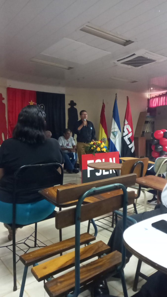 En conmemoración al 44/19 la #UVDenisSilva lleva a cabo encuentro de compañeros que participaron en la insurrección de #LeónRevolución. Excelente ponencia de las experiencias vividas de los compañeros.🖤❤️