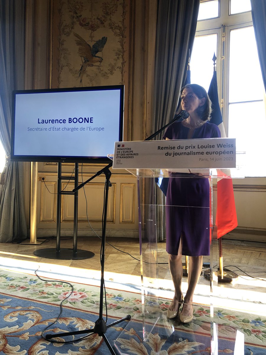 Très belle cérémonie avec les lauréats 2022 des @PrixLouiseWeiss. Merci à @LaurenceBoone de son accueil plein d’intelligence et de gentillesse. Et bravo à @LenaBjs @KBolchaK Philippe Lagnier @joelmatriche @LouisColart et aux étudiants de @nordinenabili