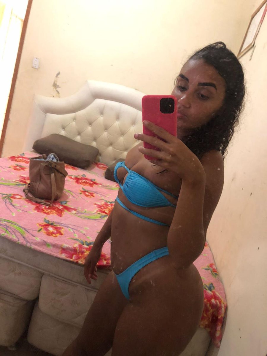 Lovvevivii's tweet image. Dia d tbt