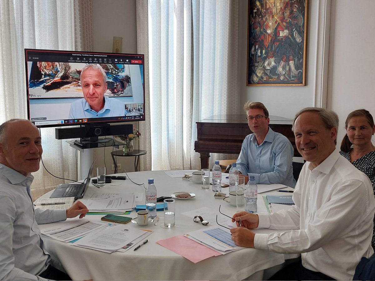 Une nouvelle fondation pour soutenir  la circulation,entre 🇳🇱 et 🇫🇷, des idées, des artistes et toutes les créations:  "France - Nederland Cultuurfonds", dont le 1er conseil d'administration s'est tenu à la Haye. Son premier Président: Taco Dibbits,  Dir. général du <a href="/rijksmuseum/">Rijksmuseum</a>.