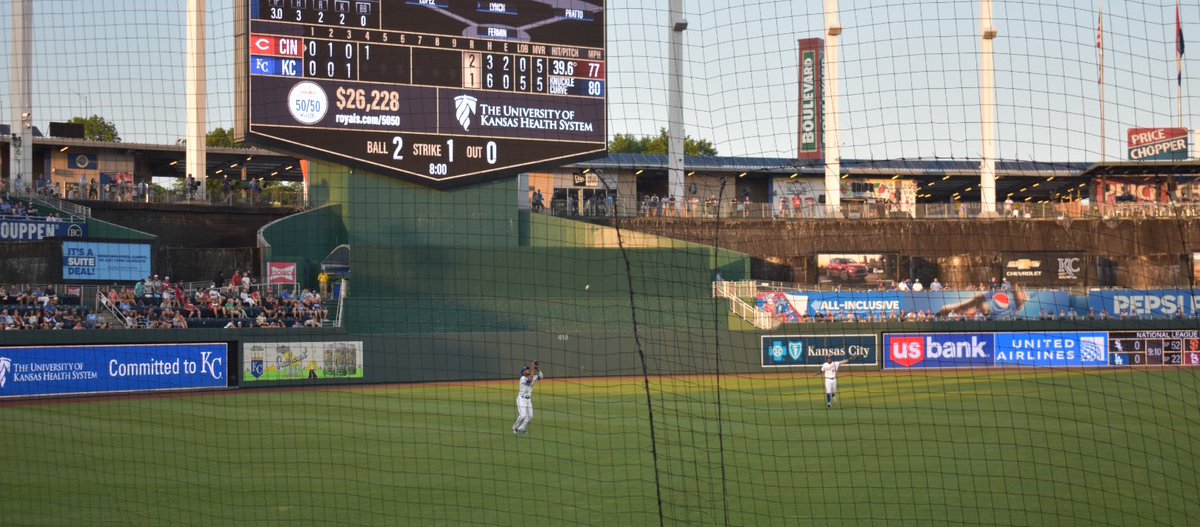 LozoLenz's tweet photo. Nice double play early tonight @Royals https://t.co/yCj2TuWp9z