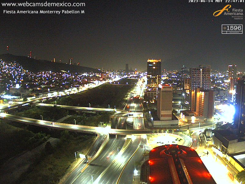 webcamsdemexico's tweet photo. #OlaDeCalor.
#Monterrey, #NL.
Temperatura actual: 31° C. 
Sensación térmica: 33° C. 🥵
Mañana al amanecer la temperatura será de 26° C. 🥵

Vista desde el Restaurante 1596 del @fiestamericana en @Pabellon_M.
https://t.co/mrXGBUjRIY https://t.co/1nkBpdy7EZ