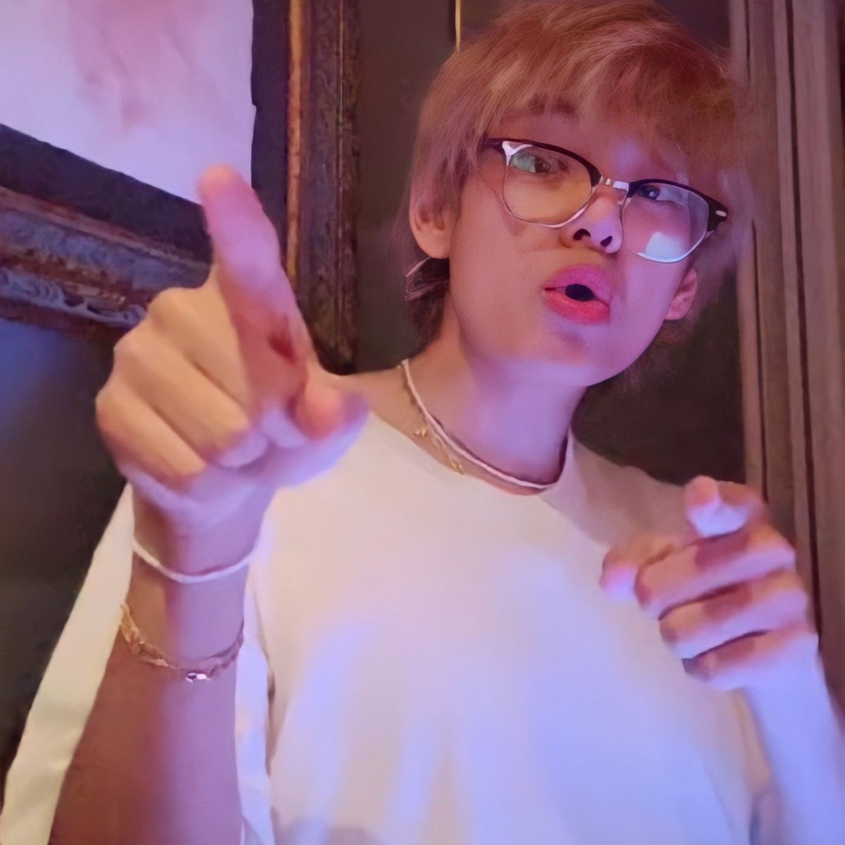 v✿ tweet media