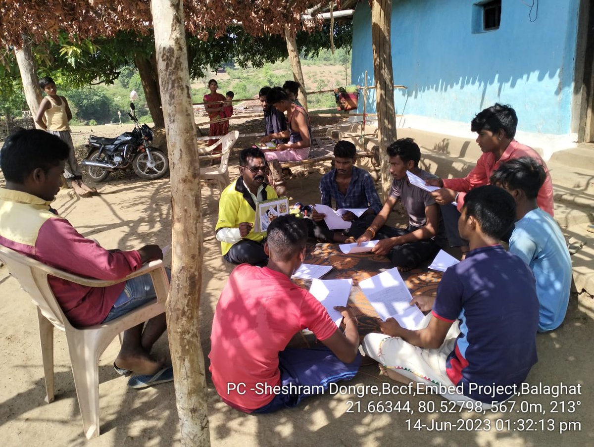 #Embed Balaghat is orienting youth volunteers about malaria elimination and making them aware of mosquito breeding sites and treatment of such sites before monsoons. 
#Embed2EndMalaria
#MalariaFreeIndia @rajesh_amh @kanchansingh87