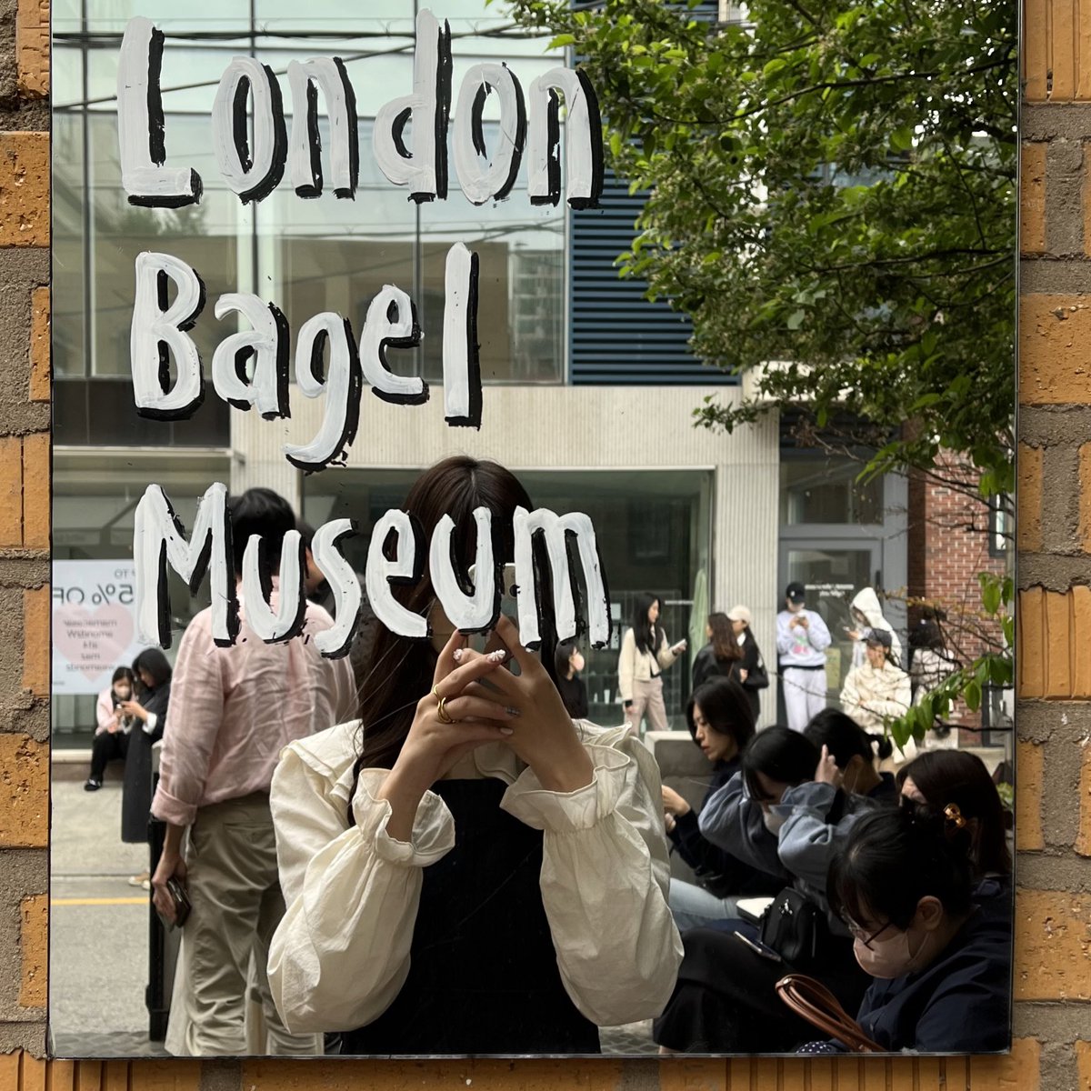 dxxsimu's tweet photo. 🏷️ LONDON BAGEL MUSEUM
２時間待ったけど待った甲斐があった🥯
全部がお洒落すぎて
ベーグル美味しすぎた🤍🇬🇧 https://t.co/ckVWlWssvH
