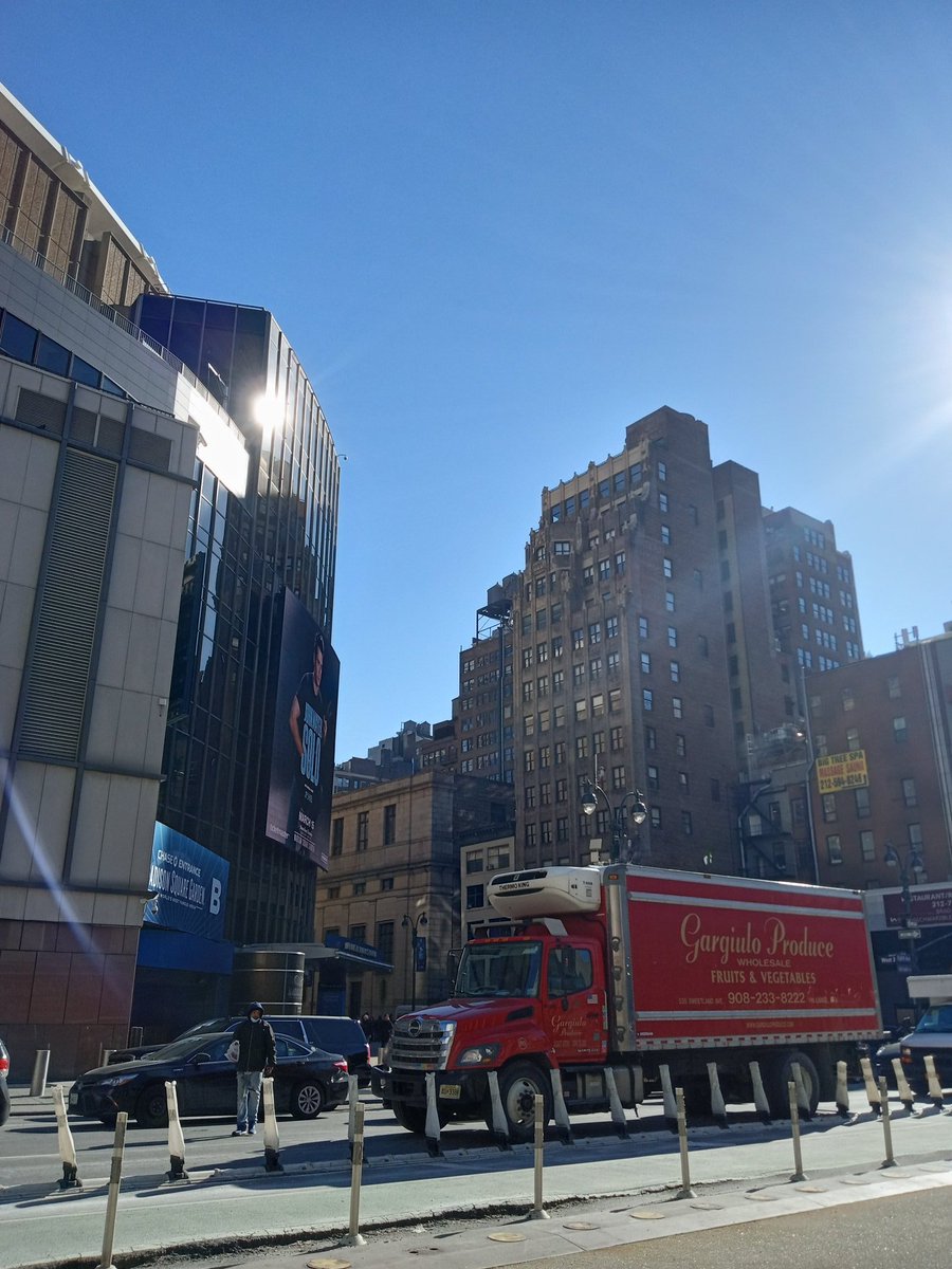 Superbest79's tweet photo. New York City 📸 West ⬅️ 🏟️ https://t.co/yGOqrVCFSx