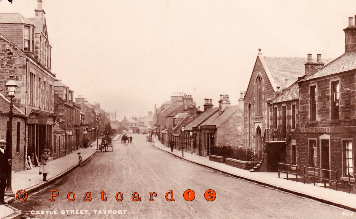 Tayport
Castle Street, 1914 postally used postcard of the main shopping street in Tayport 

#Fife

#Tayport

#oldpostcard