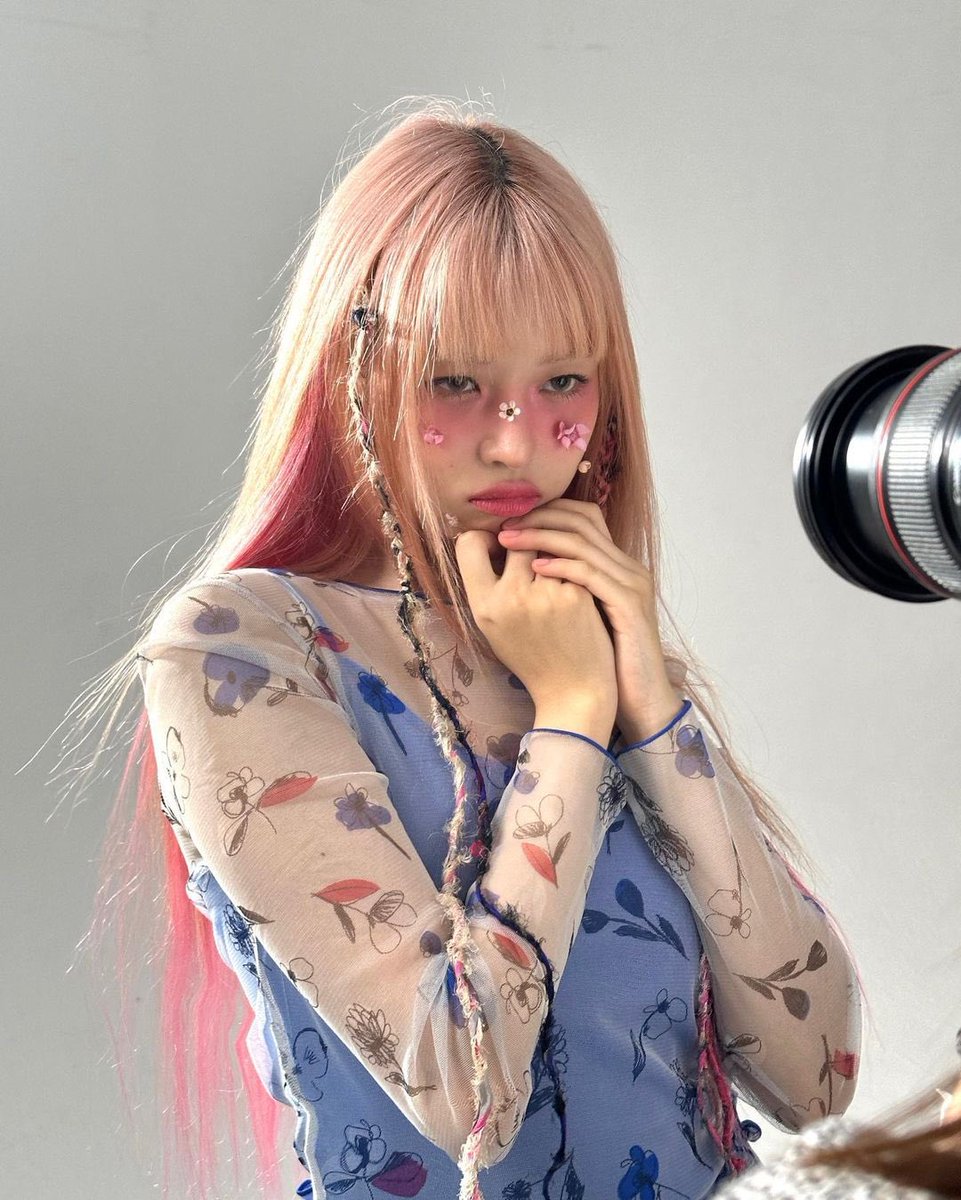 rei pics tweet media