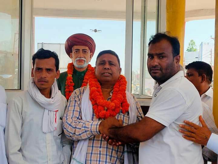 वामन मेश्राम साहाब का यह मुस्कराता हुवा चेहरा दुश्मन की निंद हराम कर रहा है 
#IndiaBole_BanEvm