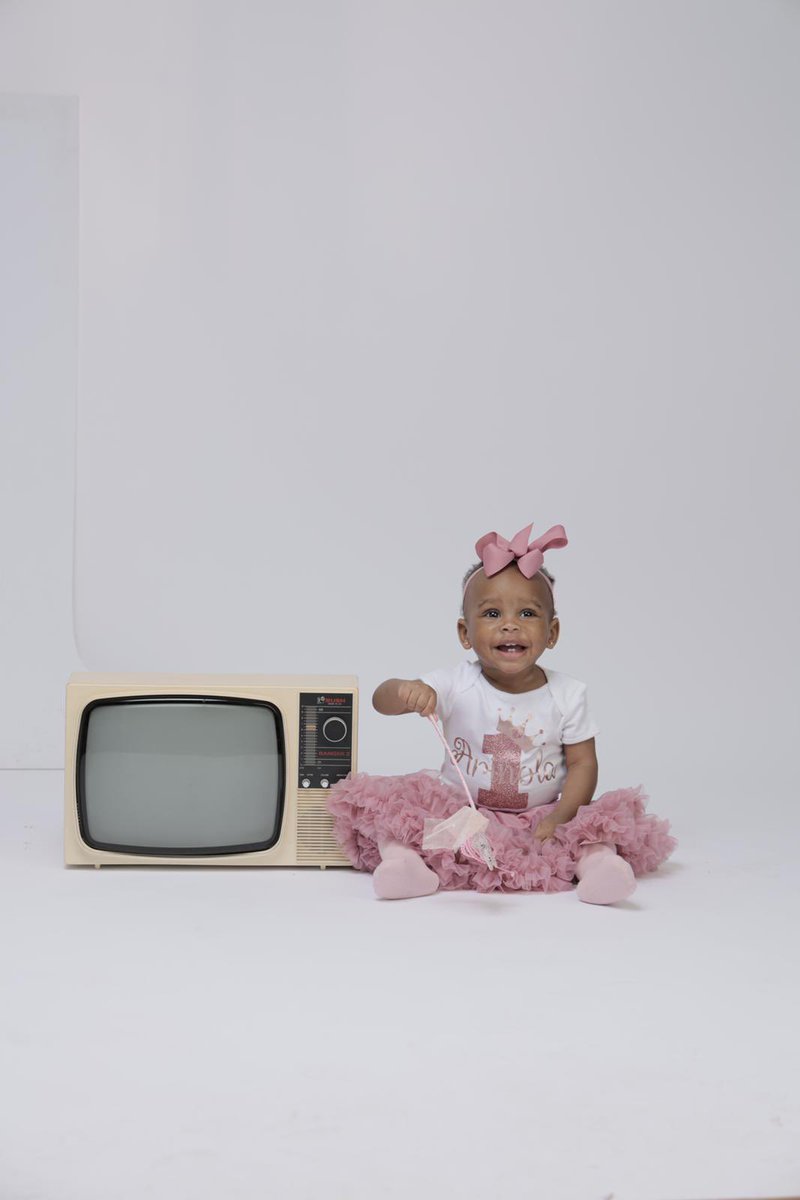 KazeemReaves's tweet photo. The warmest Birthday 🎂 greetings for our Cute and Smart little Princess Arinola.  May this Carefree Happiness and Joy of your 1s Birthday continue for many years to come. Life will have its twists and turns, ups and downs, but your innocent smile will always wipe off our frowns. https://t.co/mMt9SSXSWN