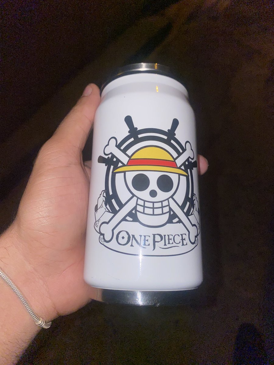 MoisesJGuzman's tweet photo. Mi chupi de juanpis pa' beber romo. 
Regalo de Lorem ipsum ♓️ https://t.co/RD3IKuKDY8