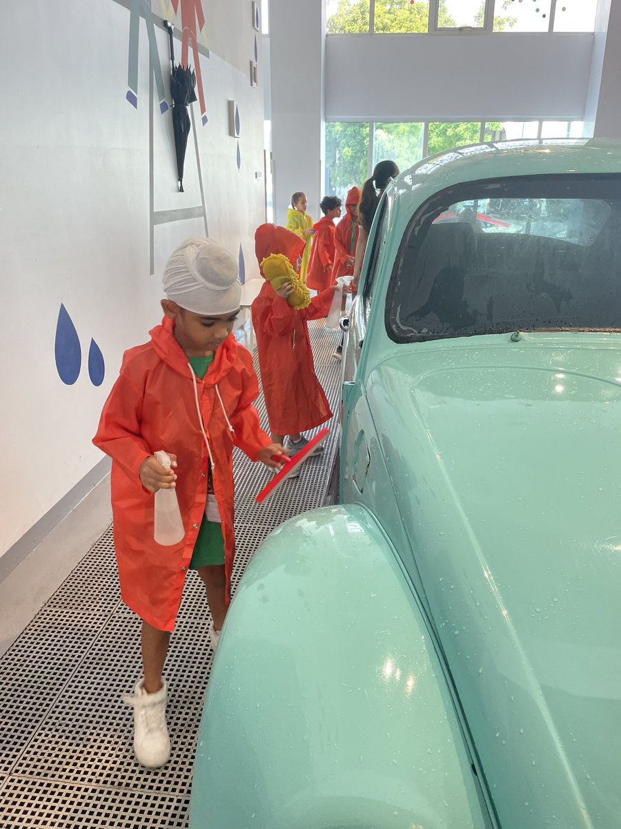 ArborYear1's tweet image. Now it’s time to explore the water room! 💦💧#1AB