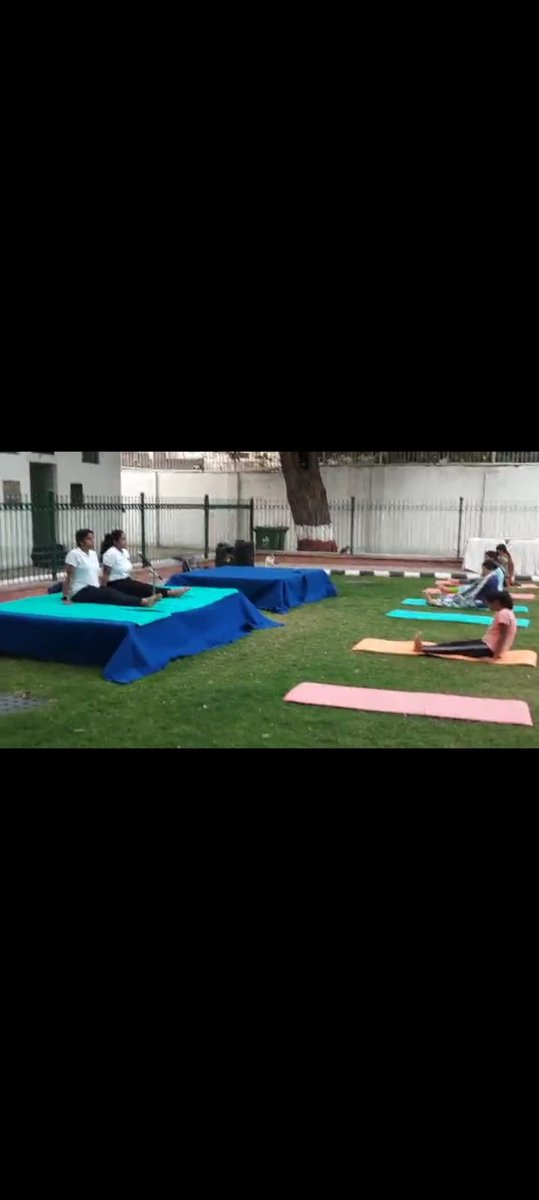 yb_delhincr's tweet photo. ॐ
15June2023 को
#vdfg ग्रुप और पतंजलि युवा भारत दिल्ली एनसीआर द्वारा Kota House UPSC योग शिविर आयोजित हुआ इसमे अंशु गुप्ता जी व पिंकी चंद्रा जी ने अपना महत्वपूर्ण सहयोग दिया।आदरणीय वीरेंद्र जी का हृदय से धन्यवाद,जिन्होंने हमें इतना सुनहरा अवसर दिया।
@PMOIndia https://t.co/JsjM4a4Fe2