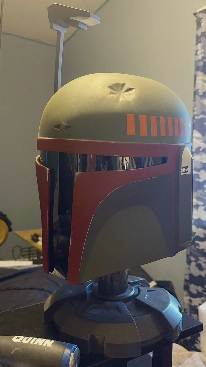 This is done for now - have to learn LED coding (thank you @KamuiCosplay ) and then I can redo the antenna.

Mandalorian Season 2 version.

#StarWars #BobaFett #cosplay #Mandalorian #ThisIsTheWay #BookofBobaFett https://t.co/lfyglviOht