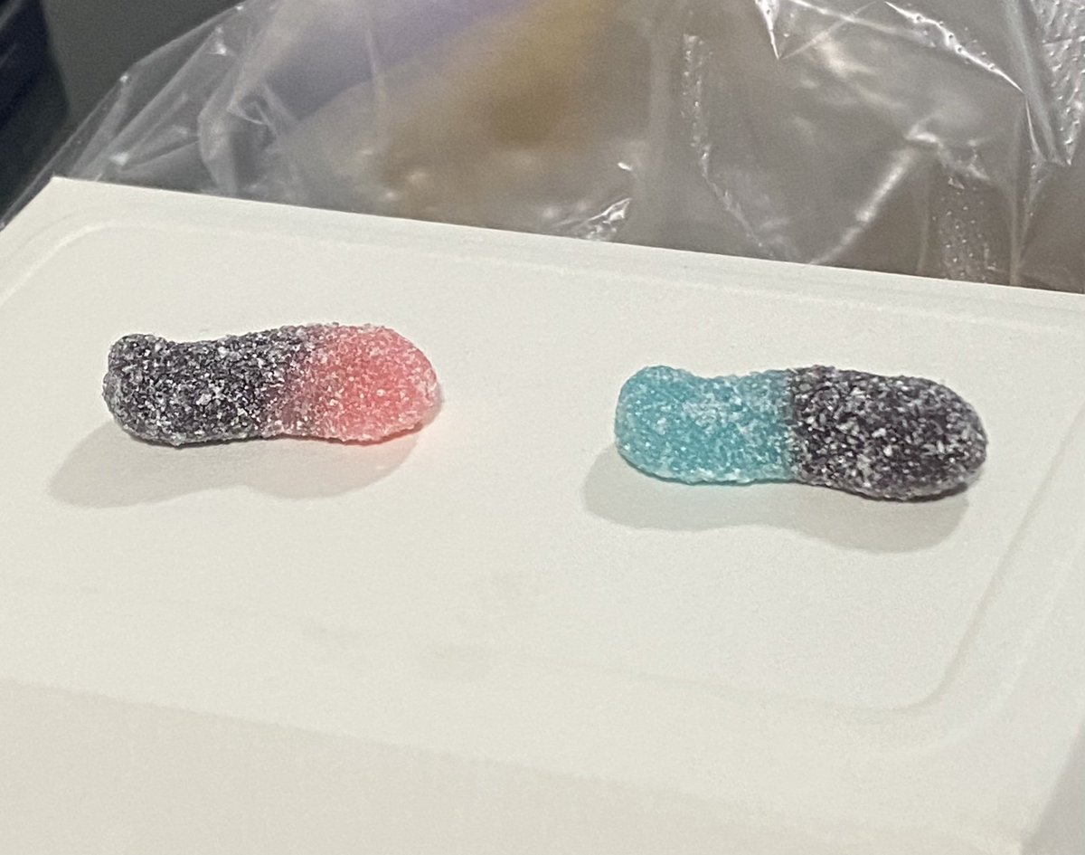 เธรด เรื่องราวหดหู่สองหนอน ไอ้เขียวกับไอ้แดง