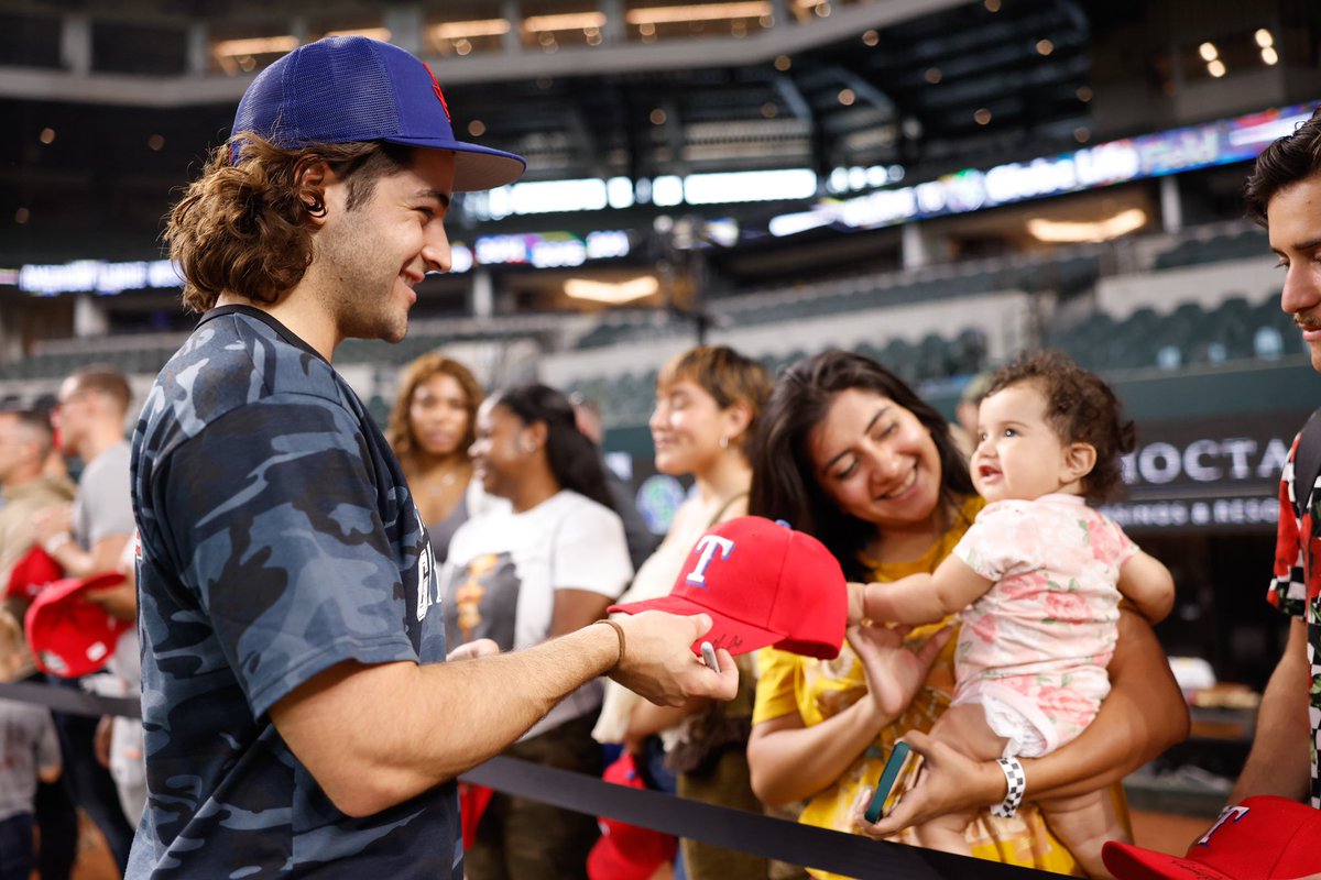 In partnership with @AmericanAir and @nathaniel_lowe, we were honored to host 70 servicemen and women and their families for a special expenses-paid trip to Texas to thank them for their service and dedication.