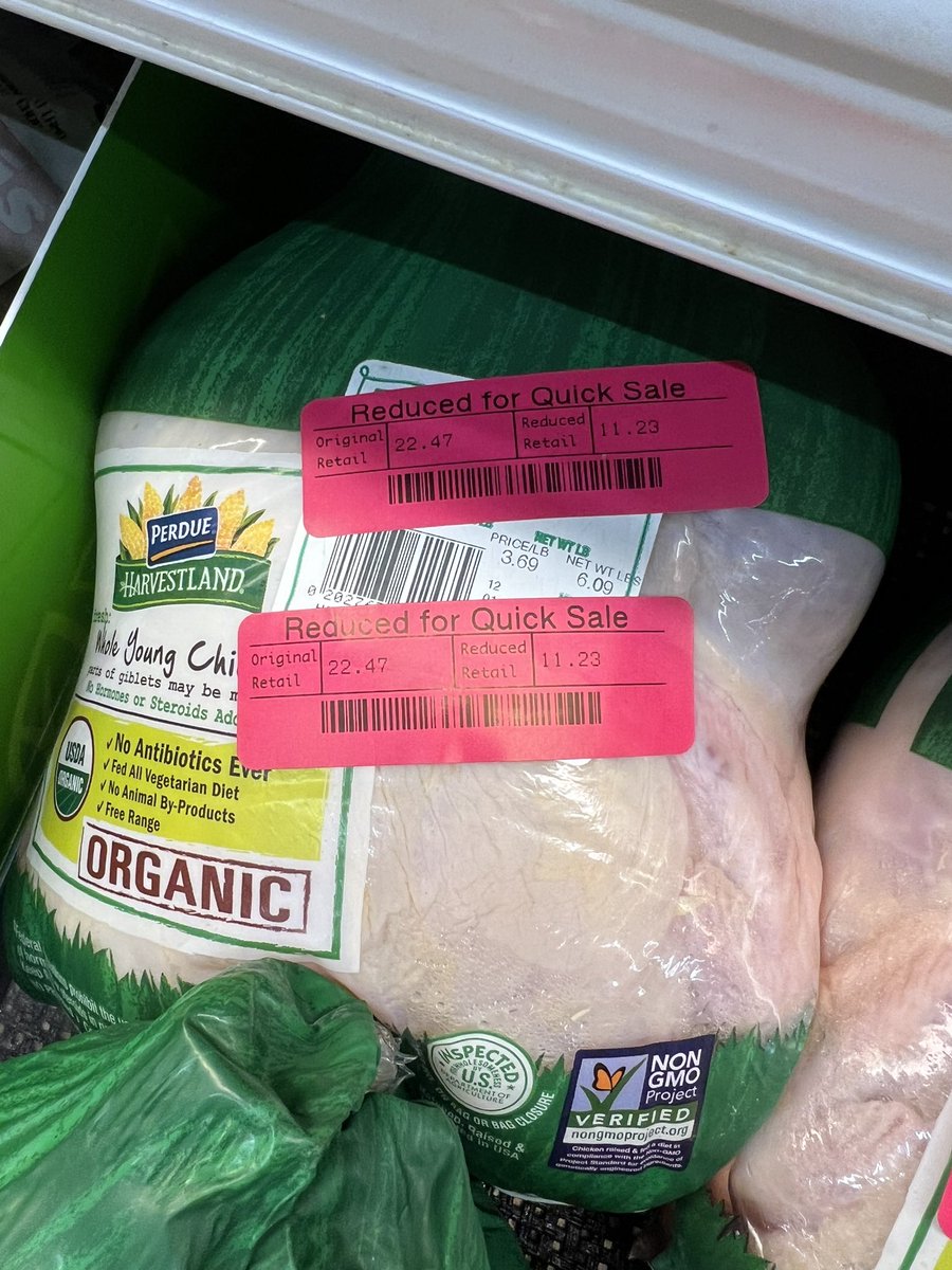 Y’all….I know prices are crazy, but what kind of Kardashian lifestyle did this chicken have to be $22?!!! 😳
 I’m officially 🤷‍♂️🏳️🤦‍♂️🏳️
What random price hikes have you saying: Say Whaaaaat?!?! 🫣 
#itsorganic #chicken #inflation #pricehike #organiclifestyle