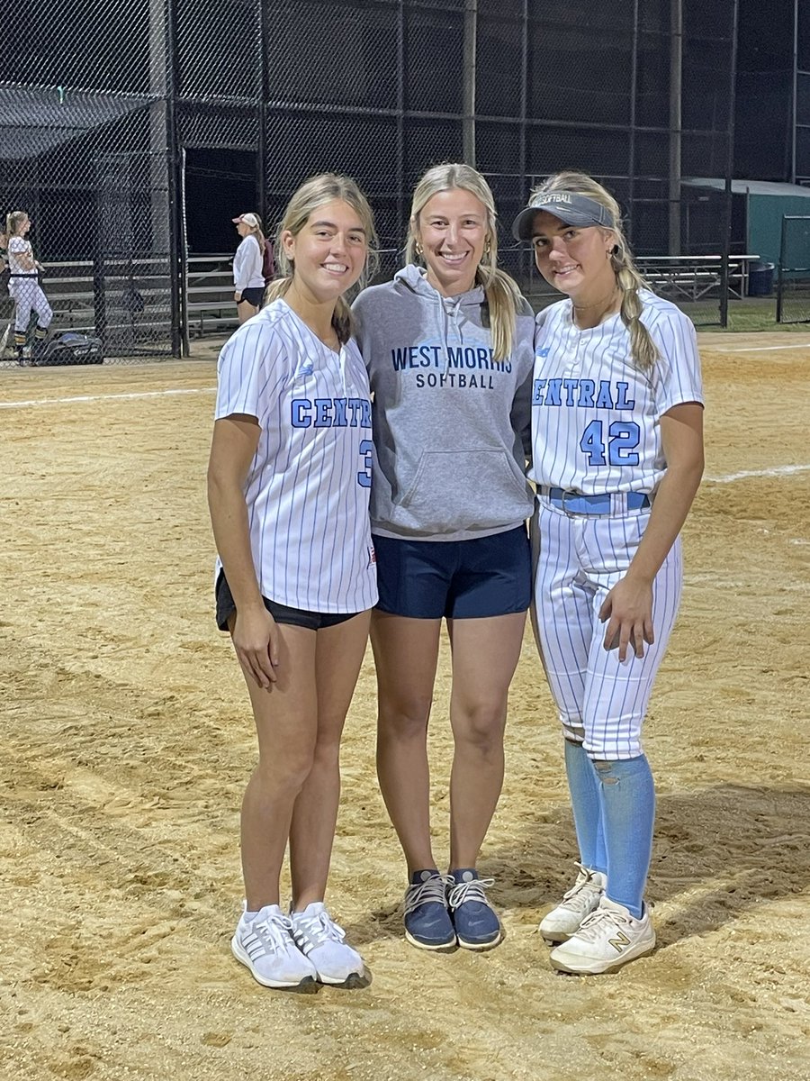 TaylorMont42's tweet photo. Had an awesome time playing in the Morris County All Star Game last night! I had an rbi and we won 11-9🥎🥎 @chris_stelma @PeacockSoftball https://t.co/nO2e8dPule