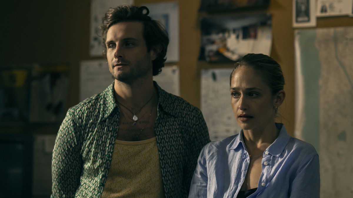 ntortorellacom's tweet photo. 📸 City on Fire: 1.07 "The Demon Brother" Stills &amp; Screencaptures https://t.co/UVePNmrbGE #NicoTortorella #CityOnFire https://t.co/k1oYNFPjT0