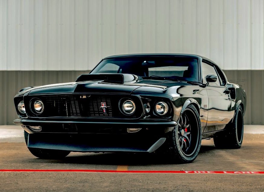 #ThrowbackThursday | Today’s feature Mustang is the black 
1969 fastback...😍 Perfect 
#Ford | #Mustang | #SVT_Cobra