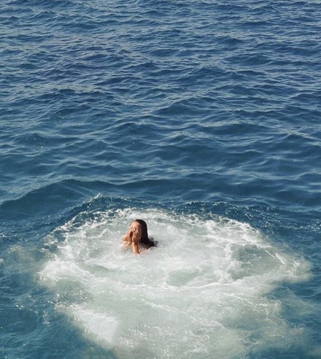 dailybluee's tweet photo. summer time ☀️ https://t.co/yFH5DfkSTU