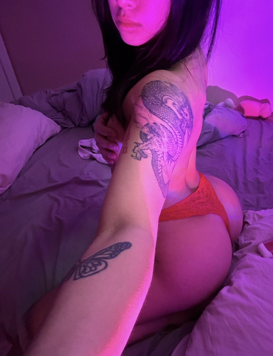 mayafaith555's tweet photo. Let me sit on your face https://t.co/kHq038ZvJK