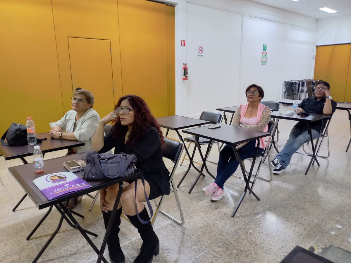 violetastunam's tweet photo. Conferencia del 5° Ciclo del #SeminarioGeneroTrabajoySindicato 
"Violencia en el Lenguaje y #LenguajeInclusivo con el Mtro. Óscar Vite #violetasenaccion #pintandodevioleta #stunamgenero #todxscontralaviolencia #Convenio190 https://t.co/NkrYKloa4x