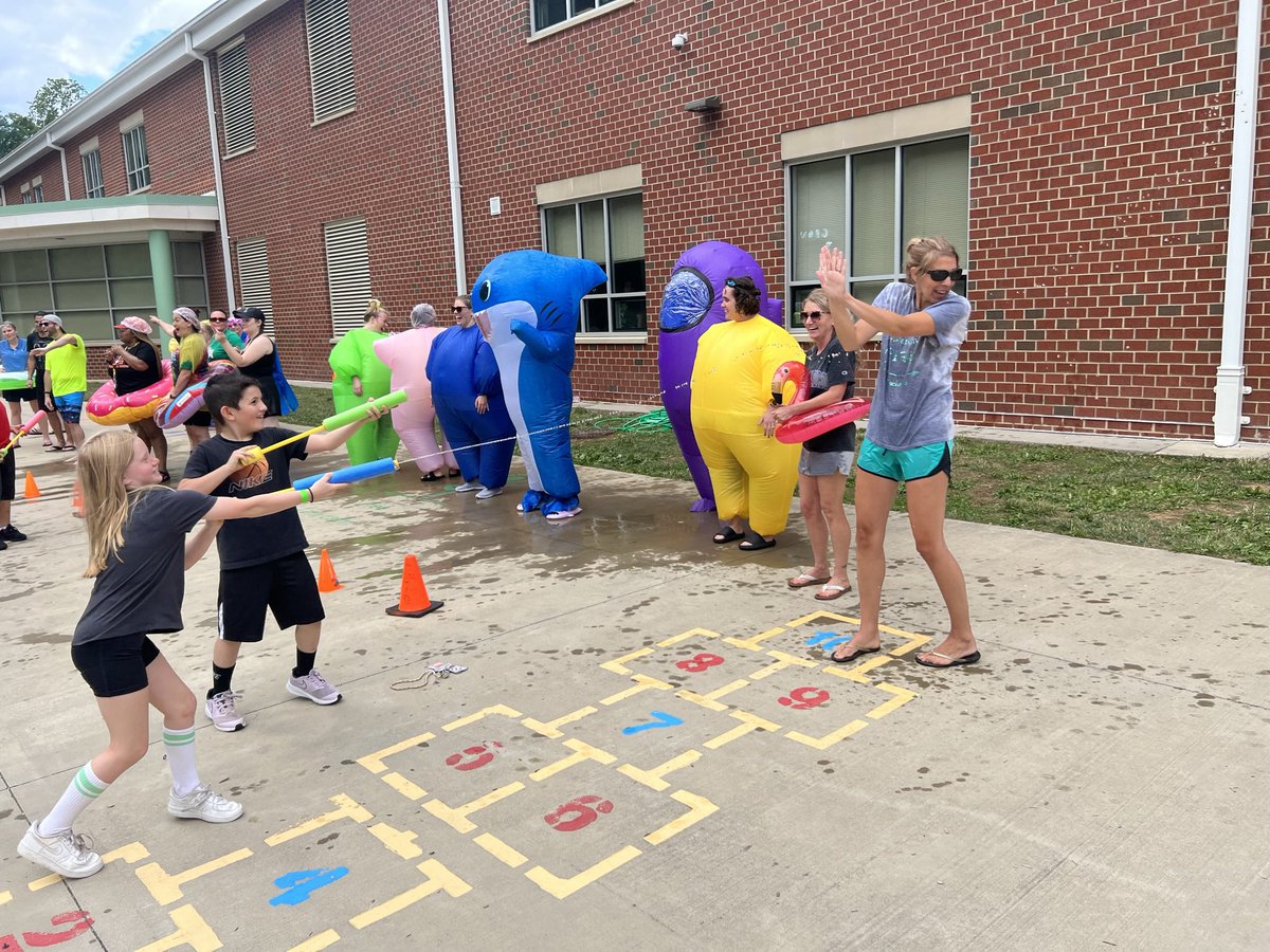 EpolitoMs's tweet photo. Splash the staff was a huge success thanks to @Sealionsin321 @bhannon514! Thank you to all the staff who joined in and got splashed! Also, thanks to those who helped support this event in honor of Lisa! 🩵💚 @KyleRWilsonES https://t.co/o9vgYlaPGq