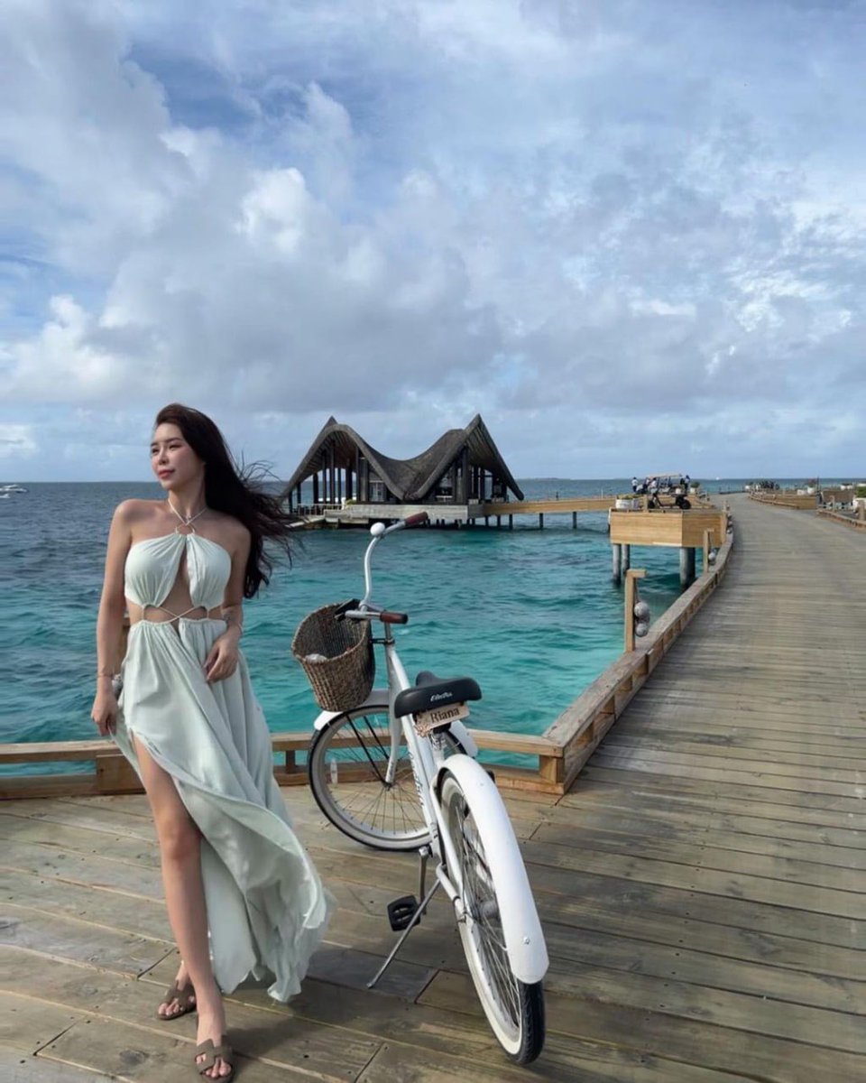 PangBelleTH's tweet photo. Joali Maldives 🐋🕶
Second time I’m here. I really love this place and don’t want to back home 🥰😊

#JoaliMaldives  #Maldives 
#Joali   #feellove  #VitaminSea https://t.co/1jZVxSR4Tj