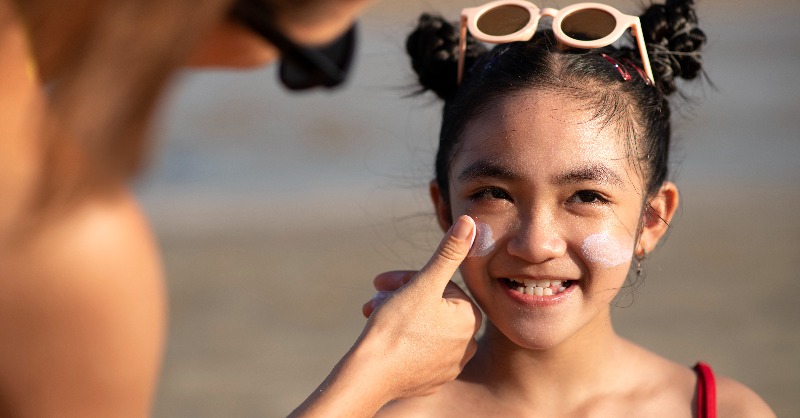 PSH_PROwellness's tweet photo. As you spend more time outdoors, don’t forget to be good to your skin https://t.co/XoVByh4fMn

#Summer #SunProtection https://t.co/BR9LiaoTaL