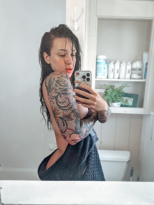 Lock me up ig 👮🏻&zwj;♀️ https://t.co/qgCiT9xHv8