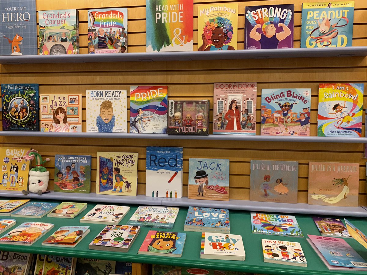 MaryMargOlohan's tweet photo. My friend took her three-year-old to Barnes and Nobles to pick out a book for being brave at the dentist. Here’s what they walked into: https://t.co/8v3wSOhOe2