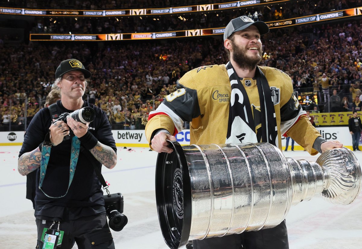 Surreal having just wrapped up covering my 25th #StanleyCupFinal for the @nhl 
It never gets old! 
Congrats to the #VegasGoldenKnights on their Cup win! 
Thanks for the photo @Bruce_Bennett