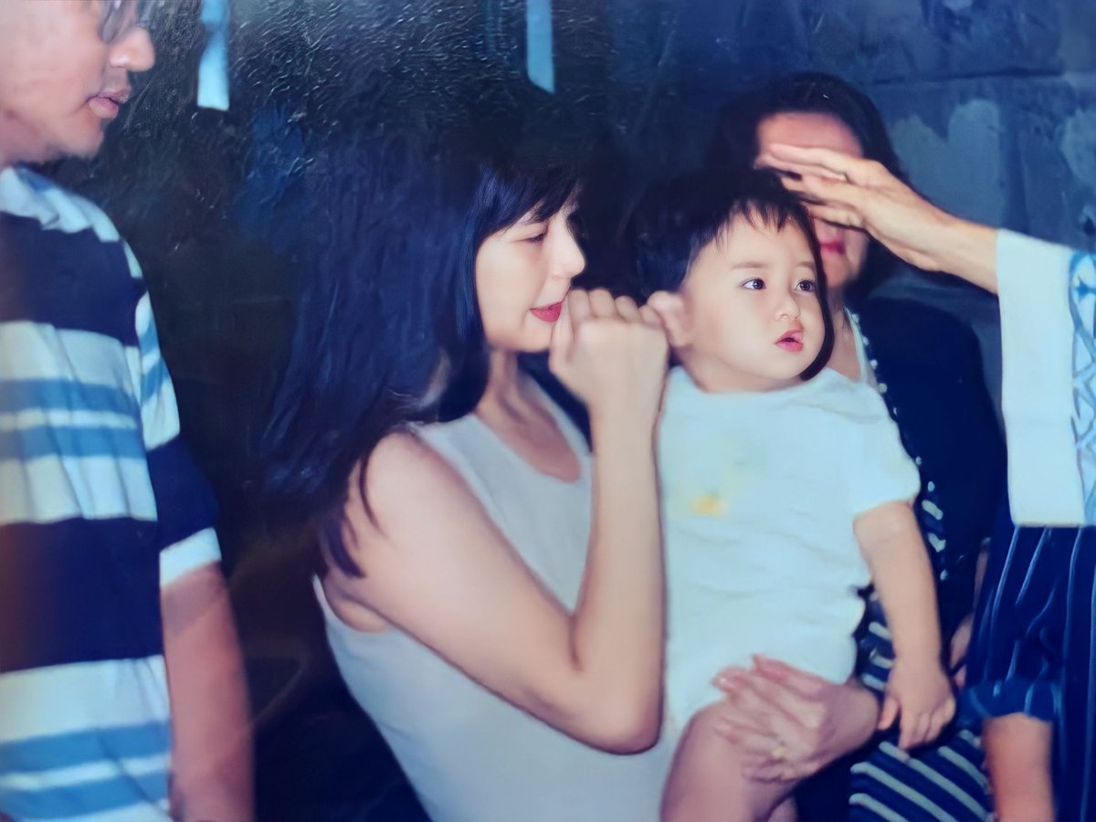 luhgagoh's tweet photo. Mommy eden’s side profile tho? He got it from herrr 

#HappyDavidDay 
HAPPY BIRTHDAYYYYYY SSOB THEYVIDDD https://t.co/PUbxDIwtPQ