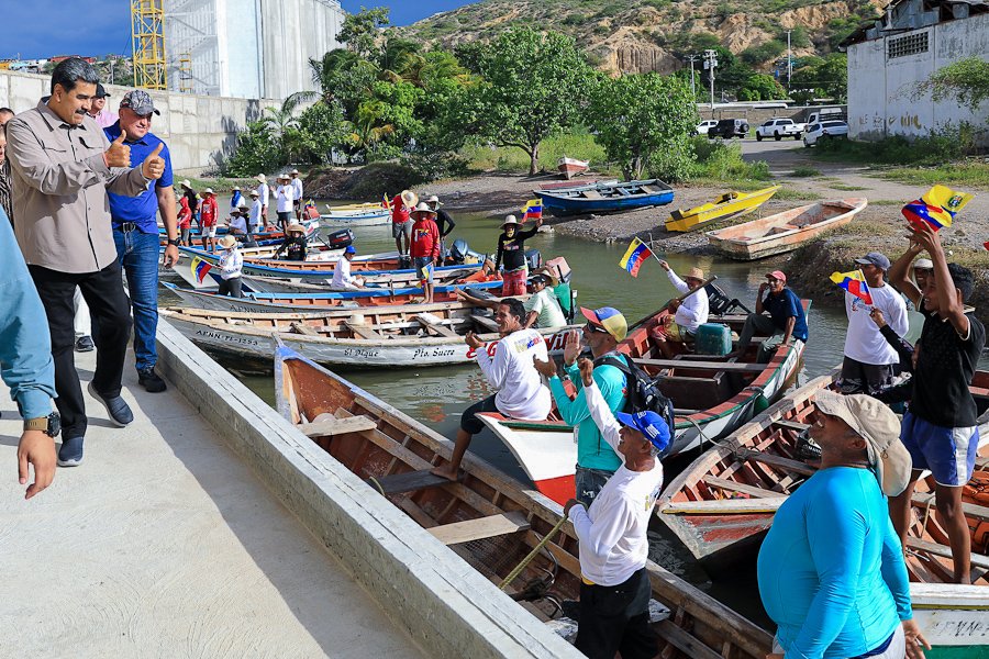 Estuve junto a los pescadores, pescadoras, trabajadores y trabajadoras del estado Sucre, mostramos los avances de la pesca y la acuicultura. En este estado se captura y procesa el pescado que va directo a la mesa de las y los venezolanos. ¡Bonito esfuerzo! ¡Vamos Creciendo, Paso