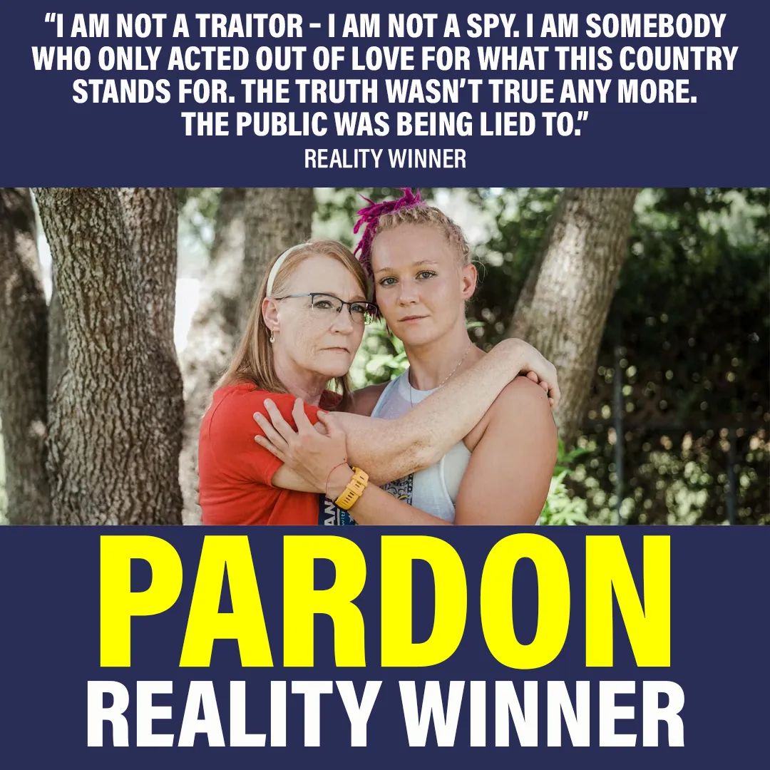 Again, a huge thank you to @allinwithchris for reminding us about the treatment of #RealityWinner & showing just how screwed up our justice system is. 2 systems of justice -1 for Trump & 1 for the rest of us.  
Reality Winner has paid her dues   It's time to #pardonRealityWinner