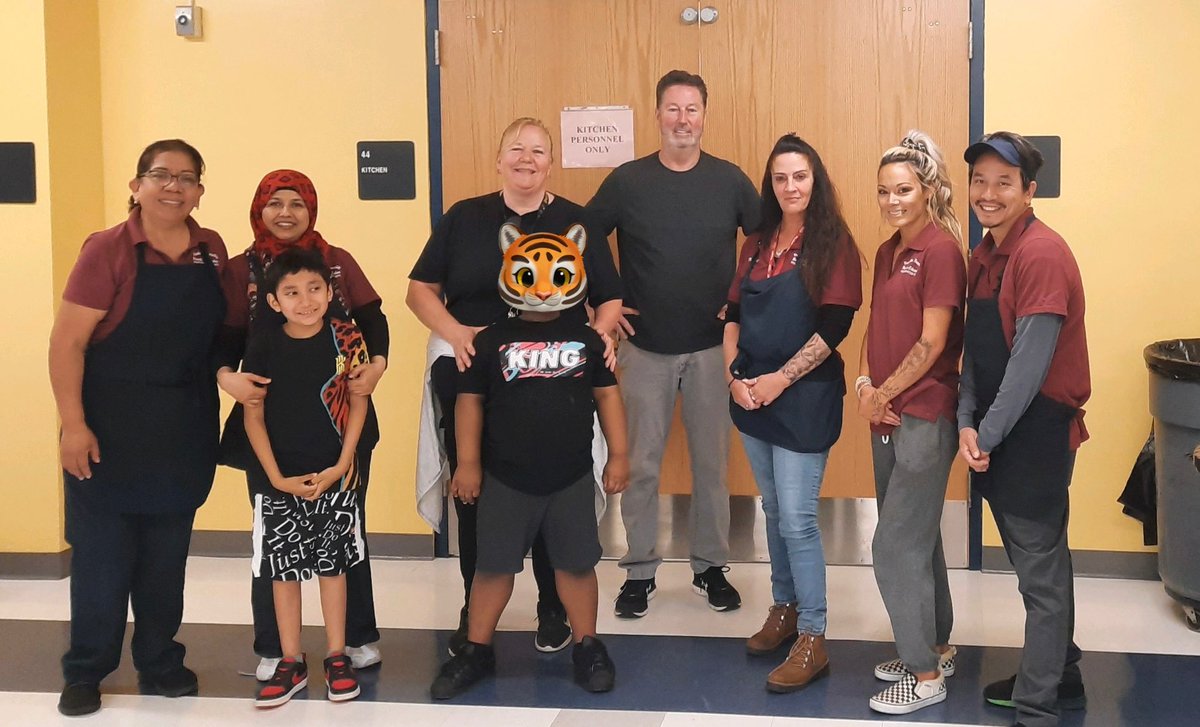 Shana Eagle 🍎 tweet media