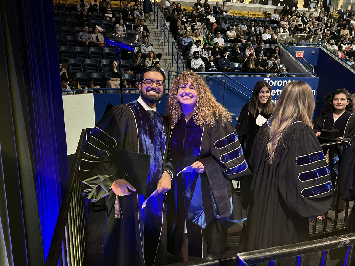 So I got to do this today! Such a proud supervisor! Congrats Dr’s Arvin Jagayat and Leen Nasser! @rvinsroom @LNasser02 😊❤️@TMUPsych I *may* have had to go on tippy toes to get those hoods on 😉