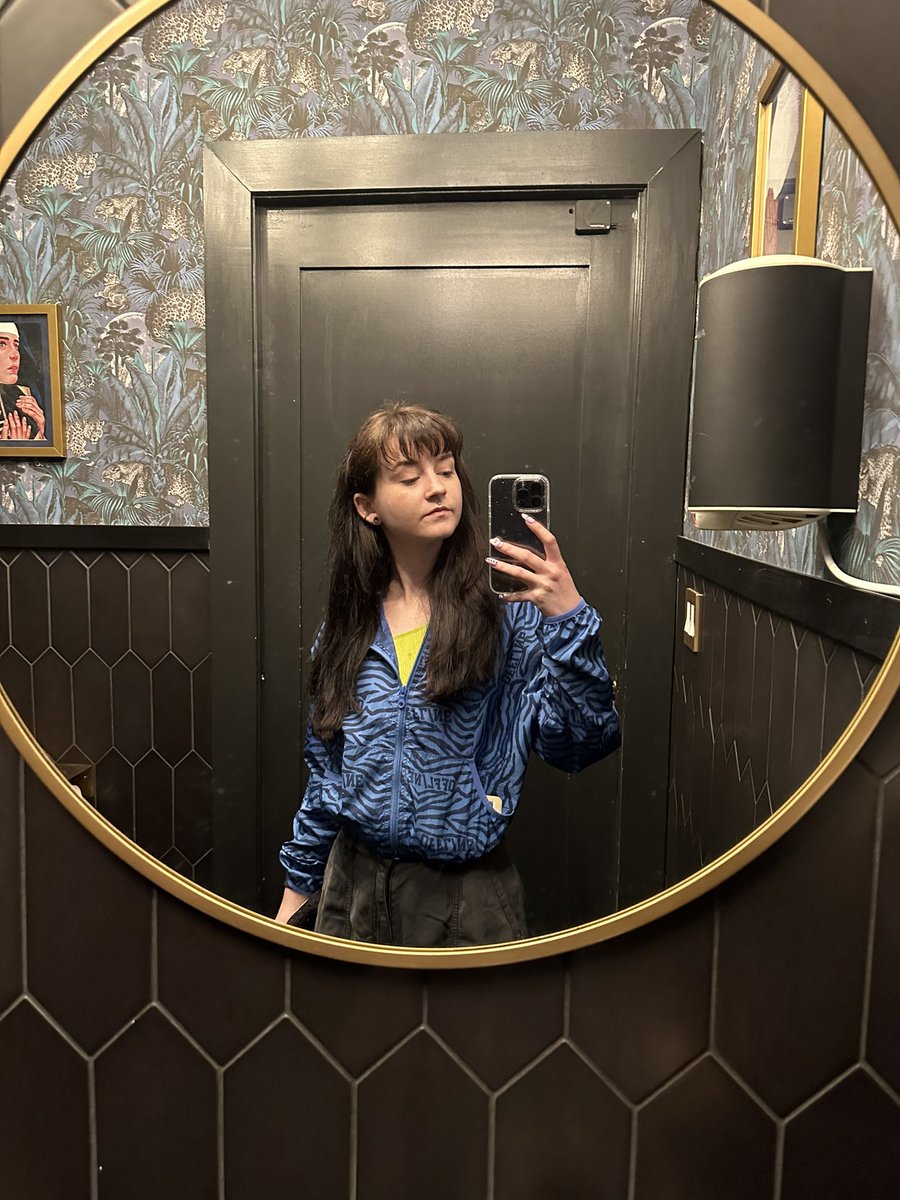 mango_donuts_'s tweet photo. Had such a great birthday thanks to everyone for the birthday wishes and gifts 💜😭 https://t.co/MnbaHcsmkI